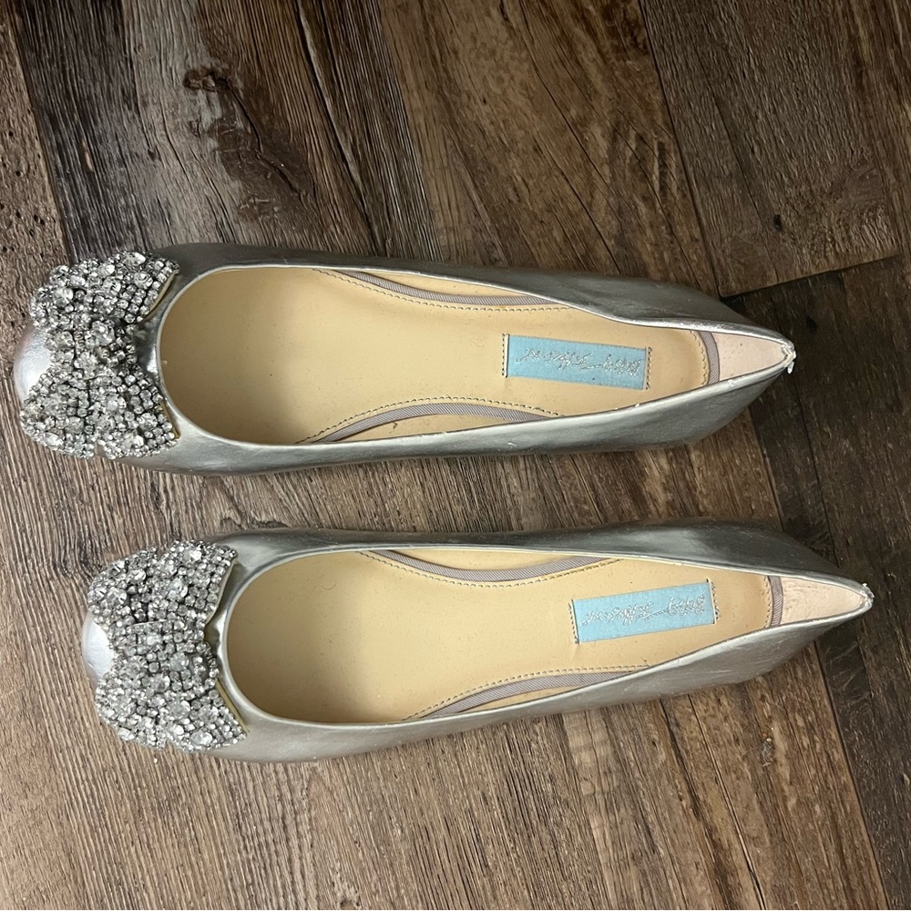 New Betsy Johnson silver shoes size 8 with crystal bows.